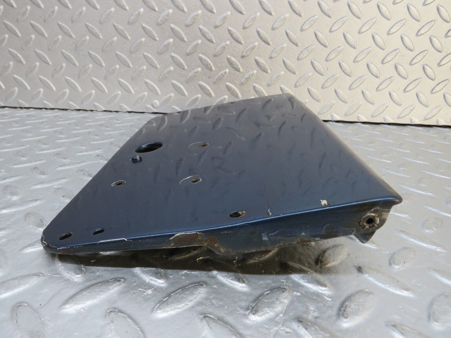 37594 Mercedes-Benz W109 300SEL Fuel Tank Flap Cap 1095840839