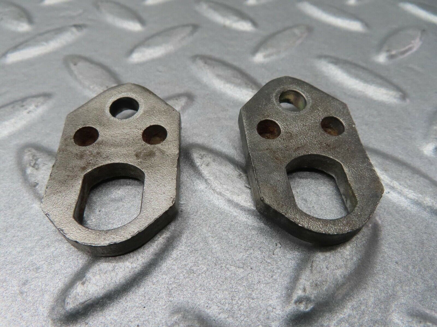 16741 Mercedes-Benz C107 380SLC Fuel Injector Bracket Pair