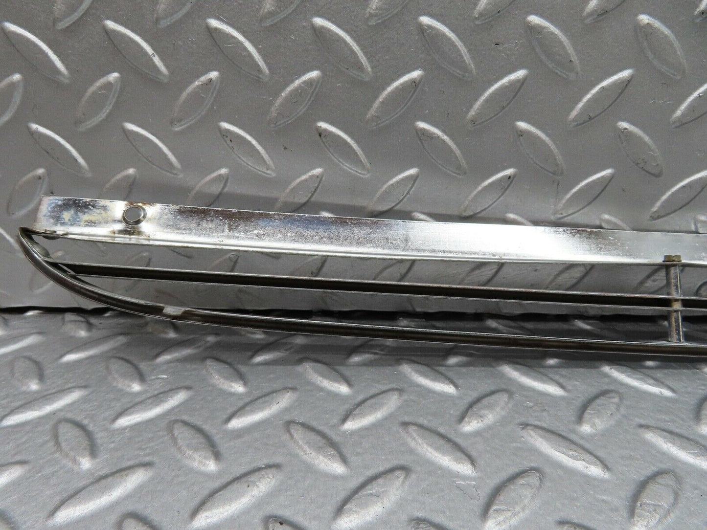18449 Mercedes-Benz W111 220SE Coupe Air Intake Chrome Grill