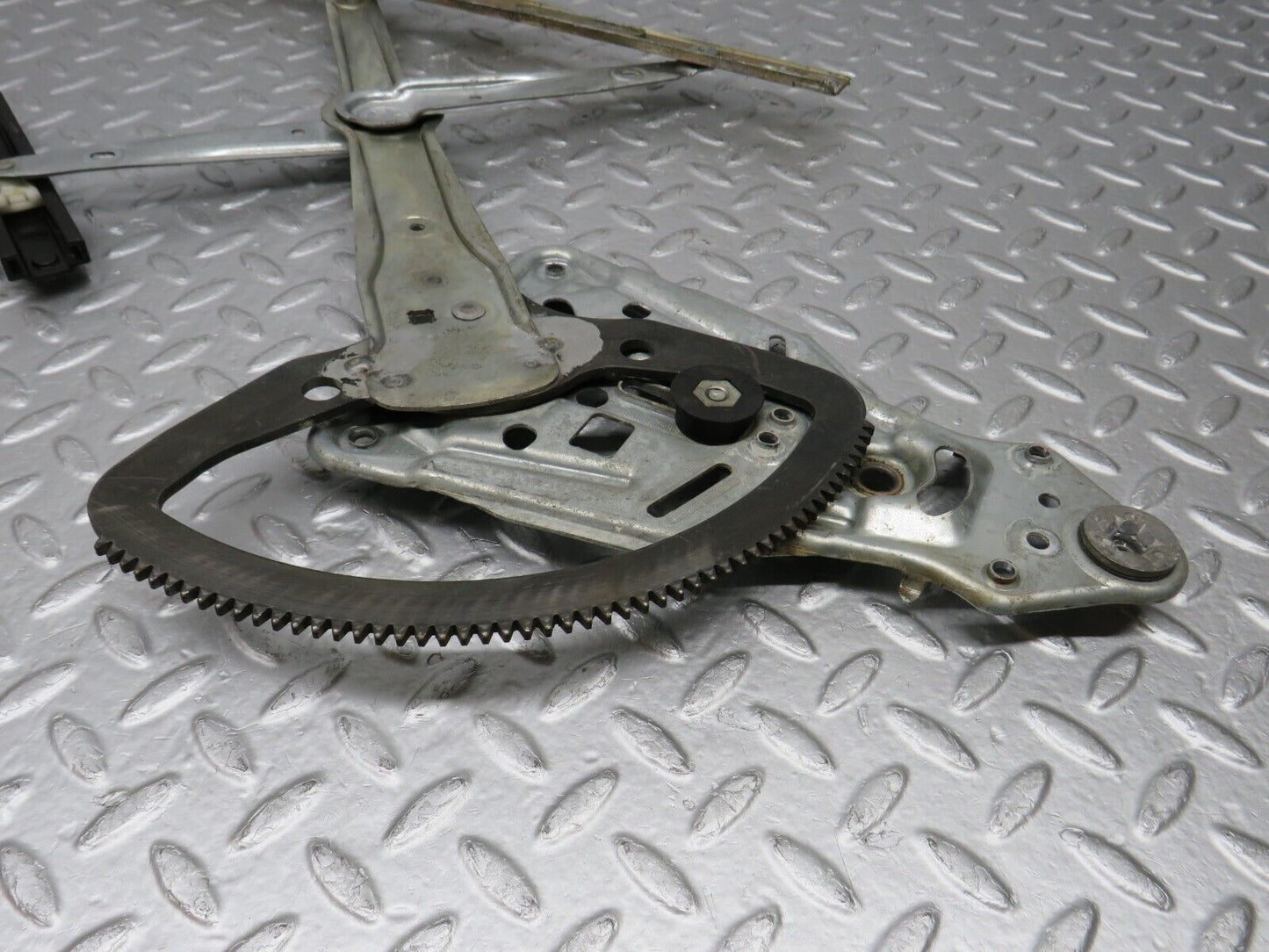 38603 Mercedes-Benz R129 280SL Coupe Right Power Window Regulator
