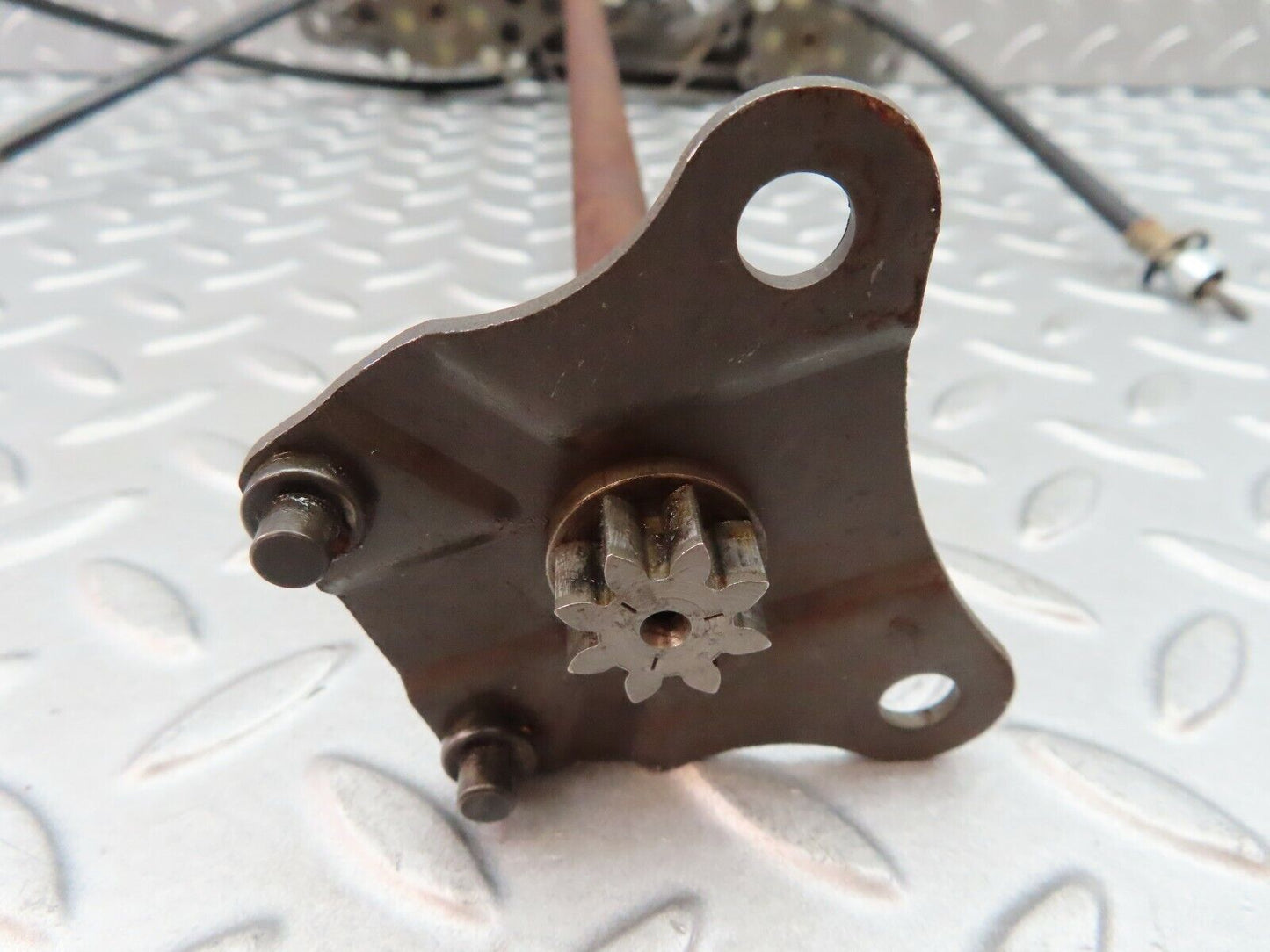 6242 Mercedes-Benz W126 380SE Seat Runner Mechanism Front Right 1268200007