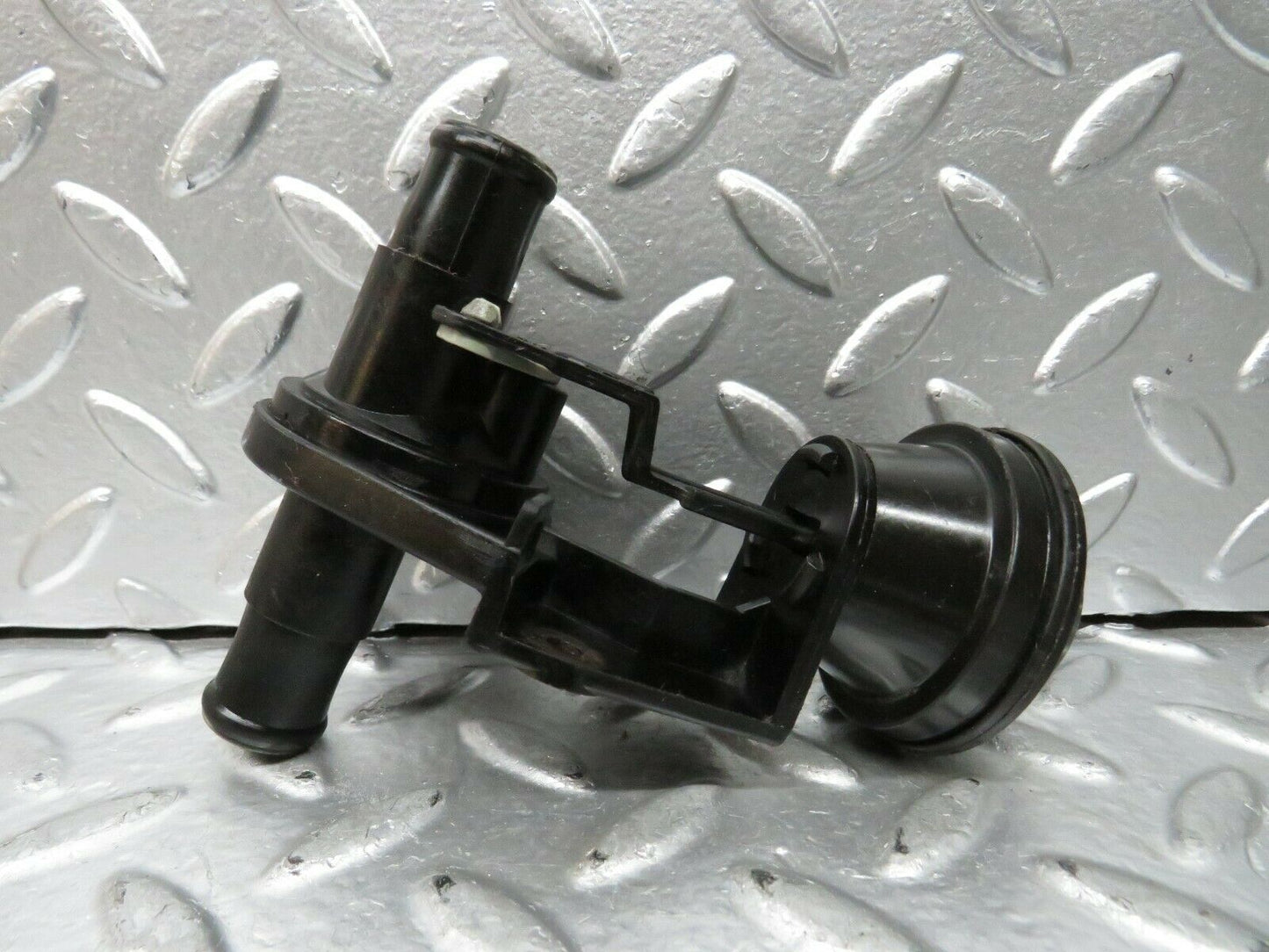 23779 Mercedes-Benz C107 450SLC Coupe Heater Control Valve 1078300584