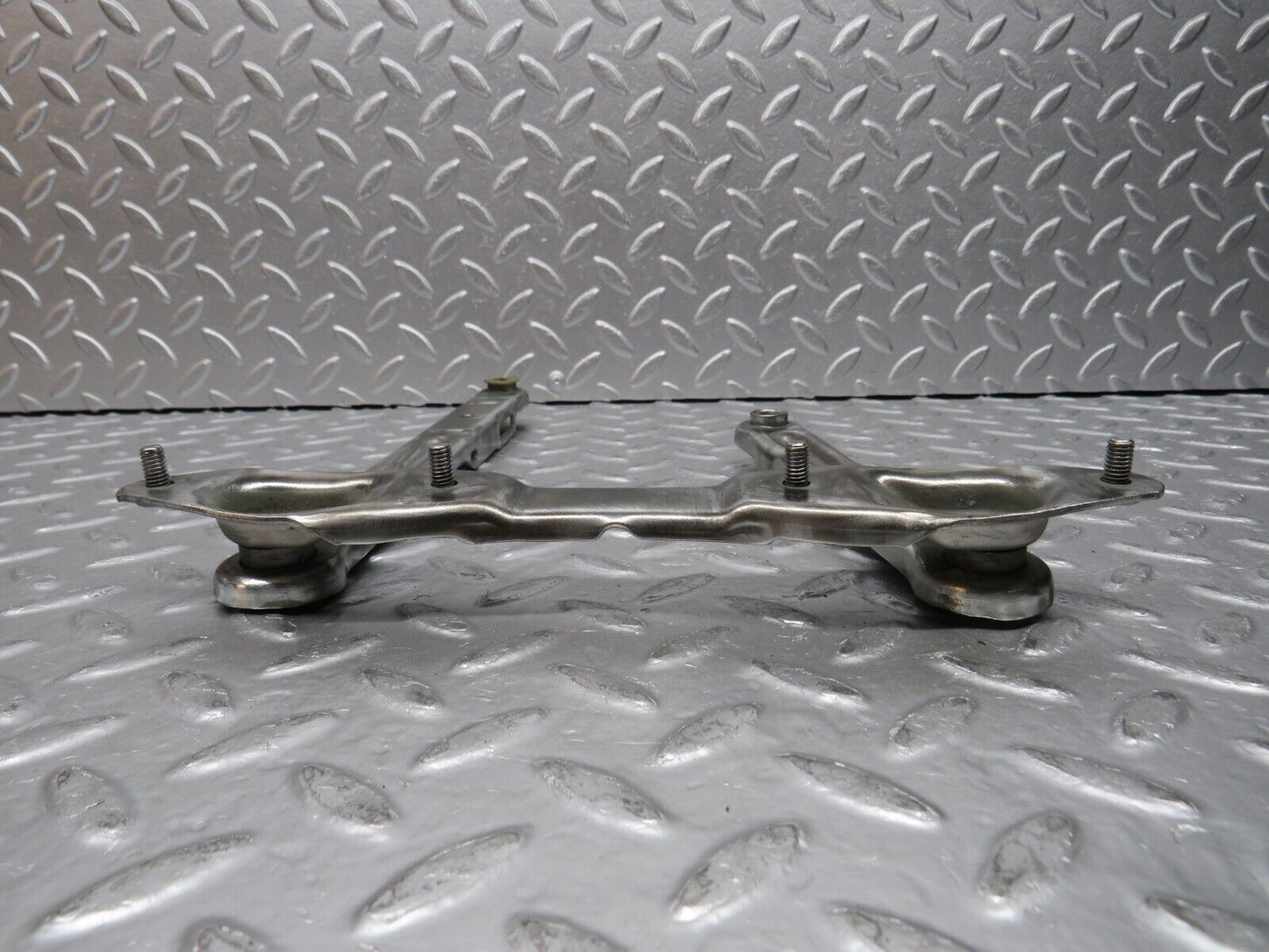 31659 Mercedes-Benz W201 190LE 1.8L Bonnet Hinge Right Side