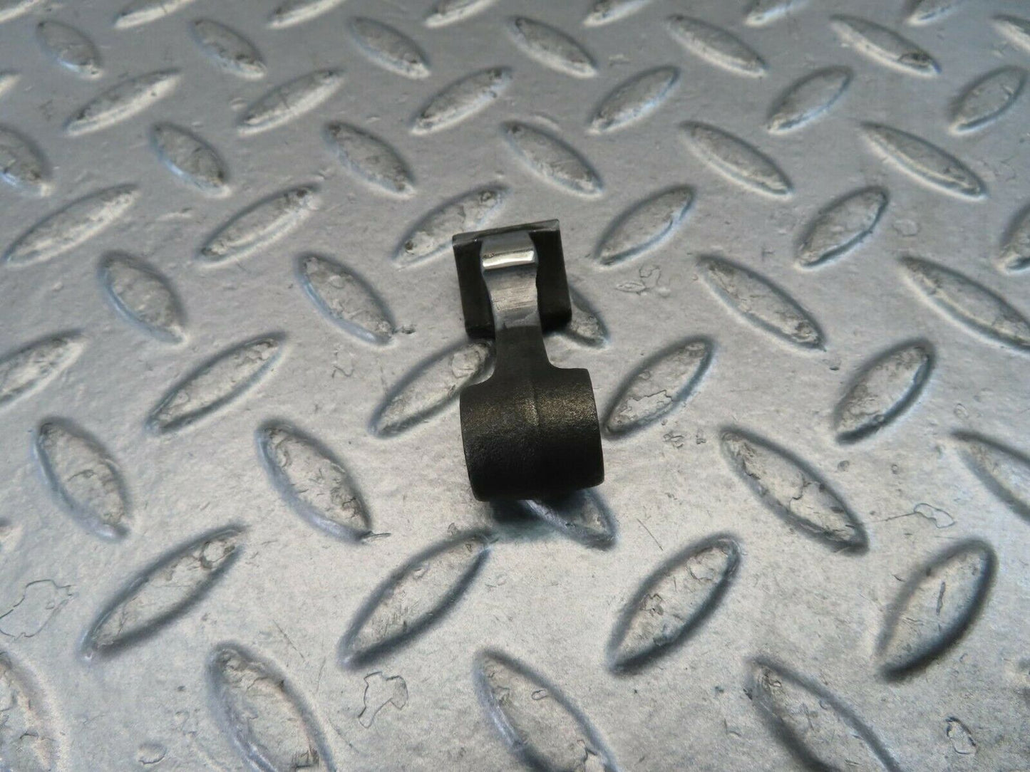 10977 Mercedes-Benz W115 220D Rocker Arm