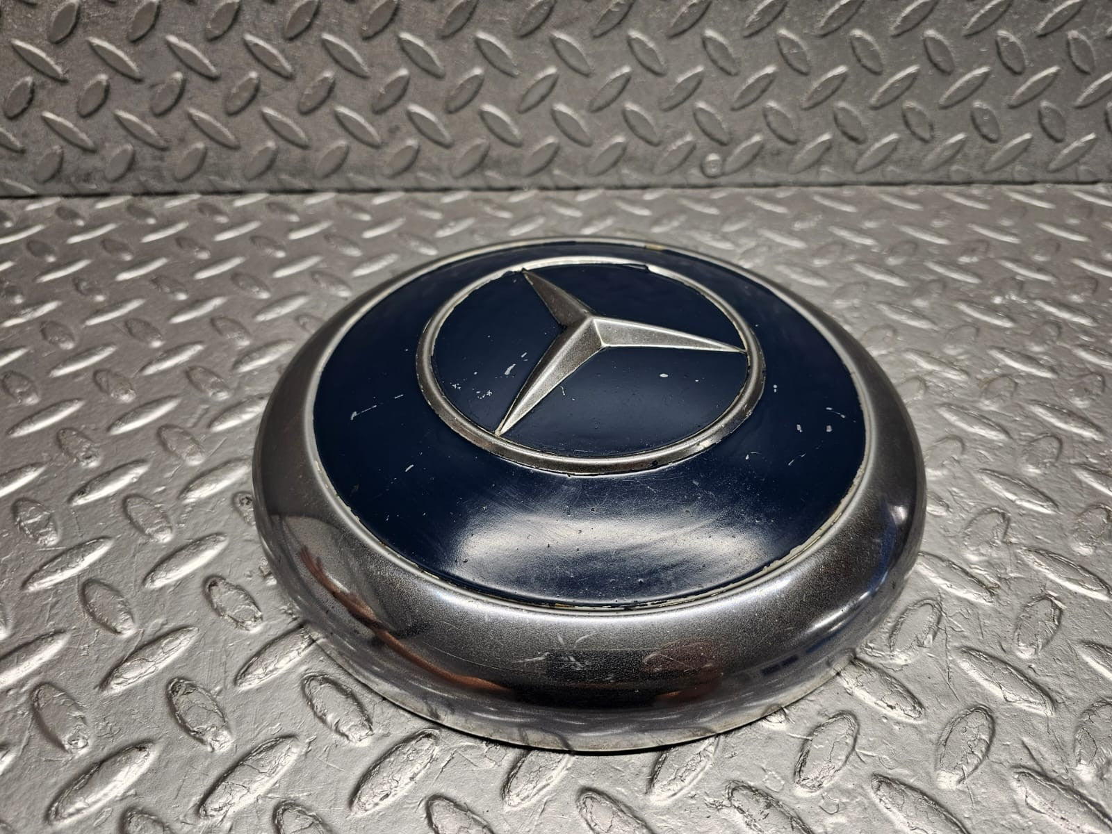 Mercedes-Benz chrome wheel hub cap used OEM