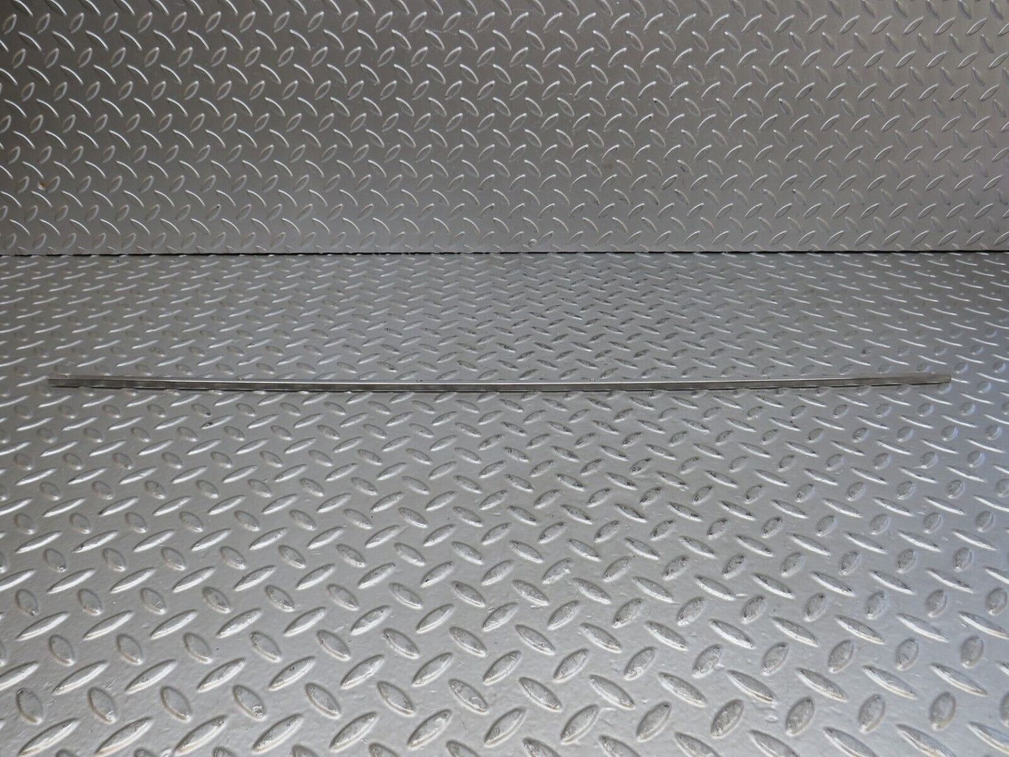 28153 Mercedes-Benz W123 280E Sunroof Chrome Trim