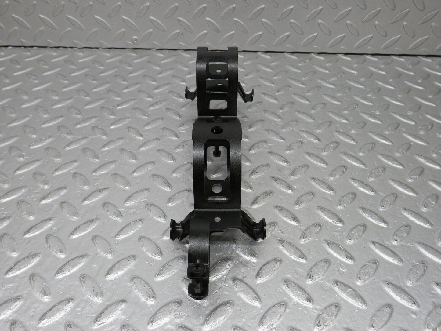 38928 Mercedes-Benz W201 190E 2.6L Fuel Pump Fuel Filter Holder Bracket
