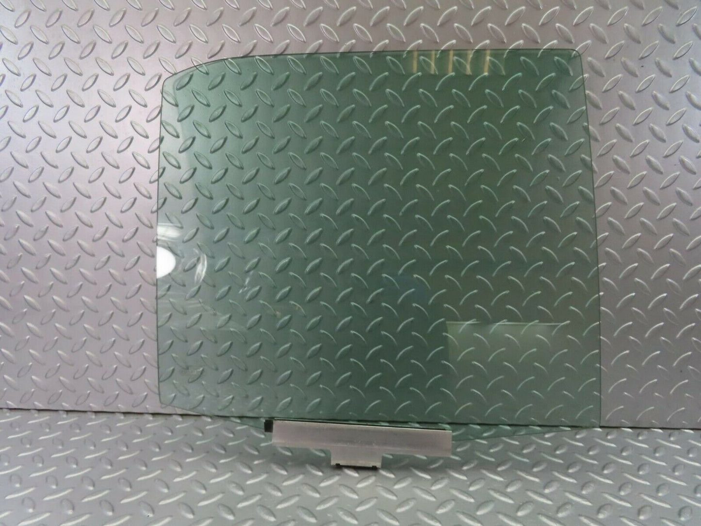10503 Mercedes-Benz W201 190E Rear Right Door Window