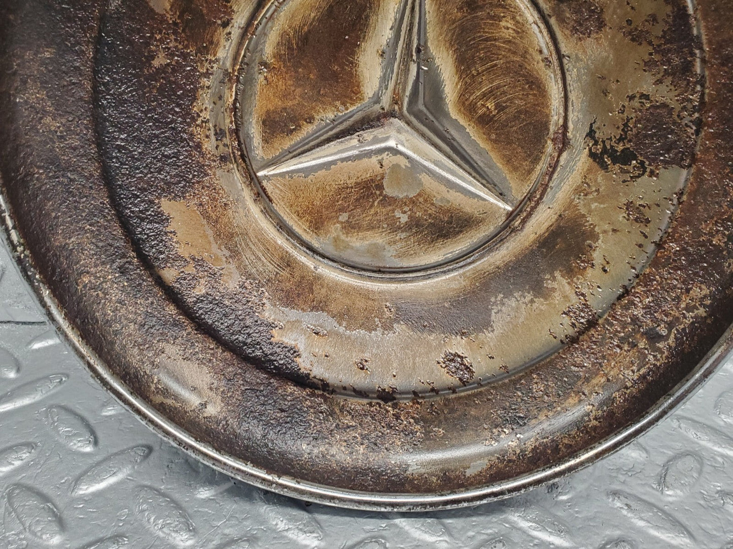 44523934