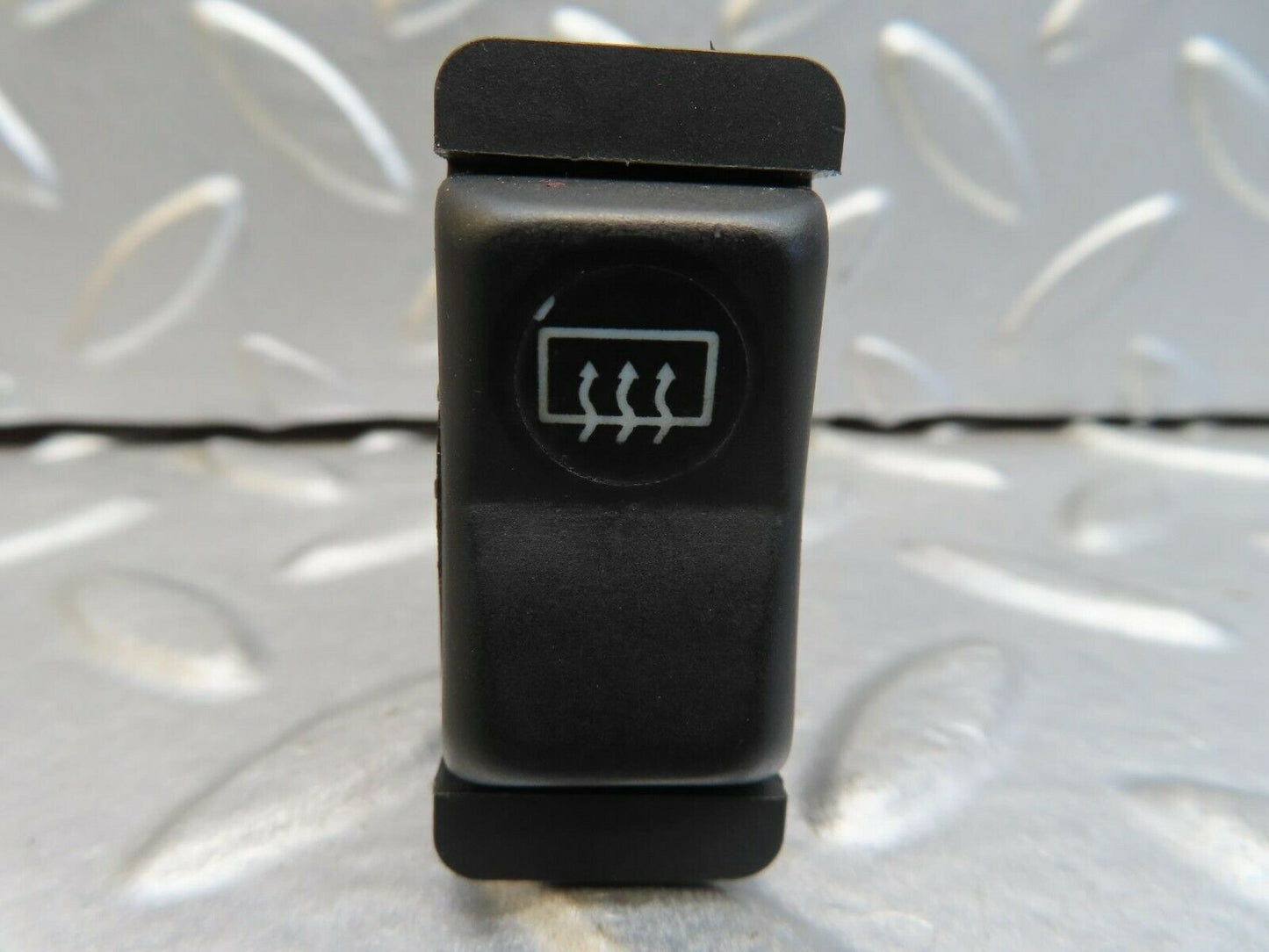 15489 Mercedes-Benz W123 230E Rear Windscreen Defroster Switch 0008206110