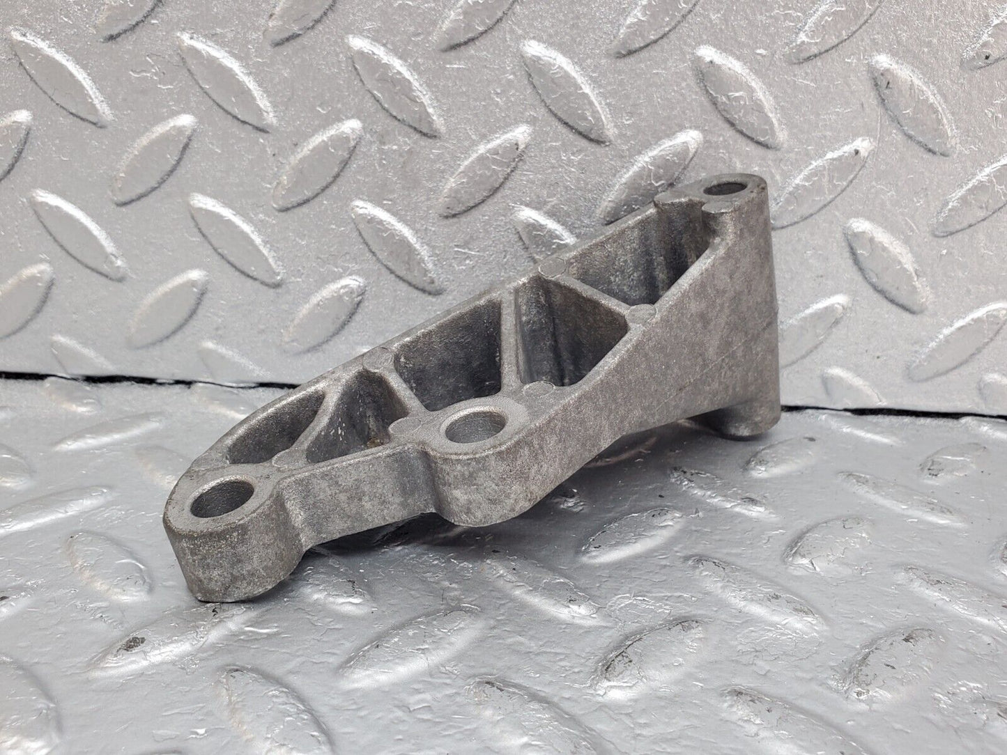 44401 Mercedes-Benz W123 280E Power Steering Pump Bracket 1104663141