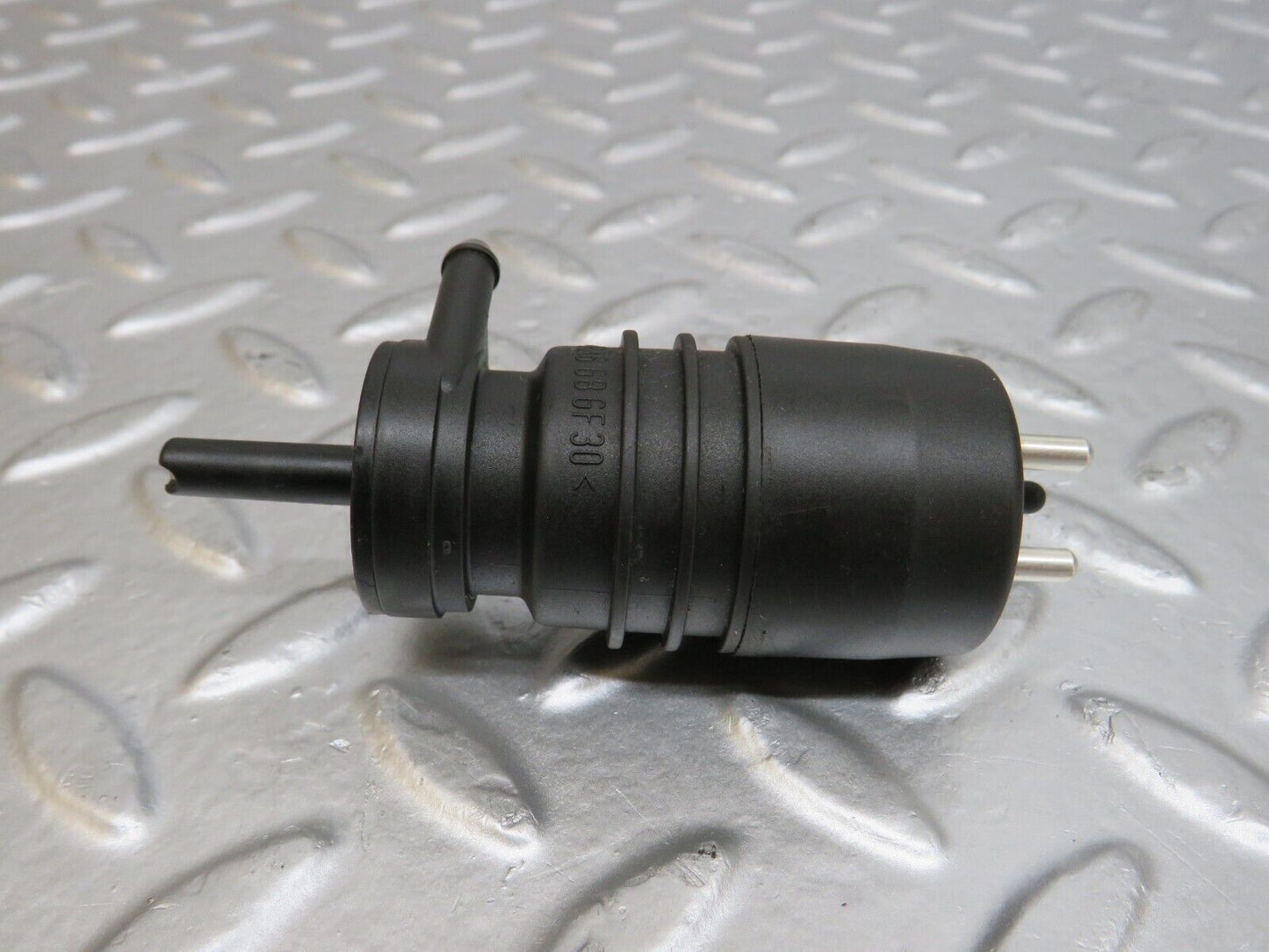 25451 Mercedes-Benz W123 200 Windscreen Washer Pump