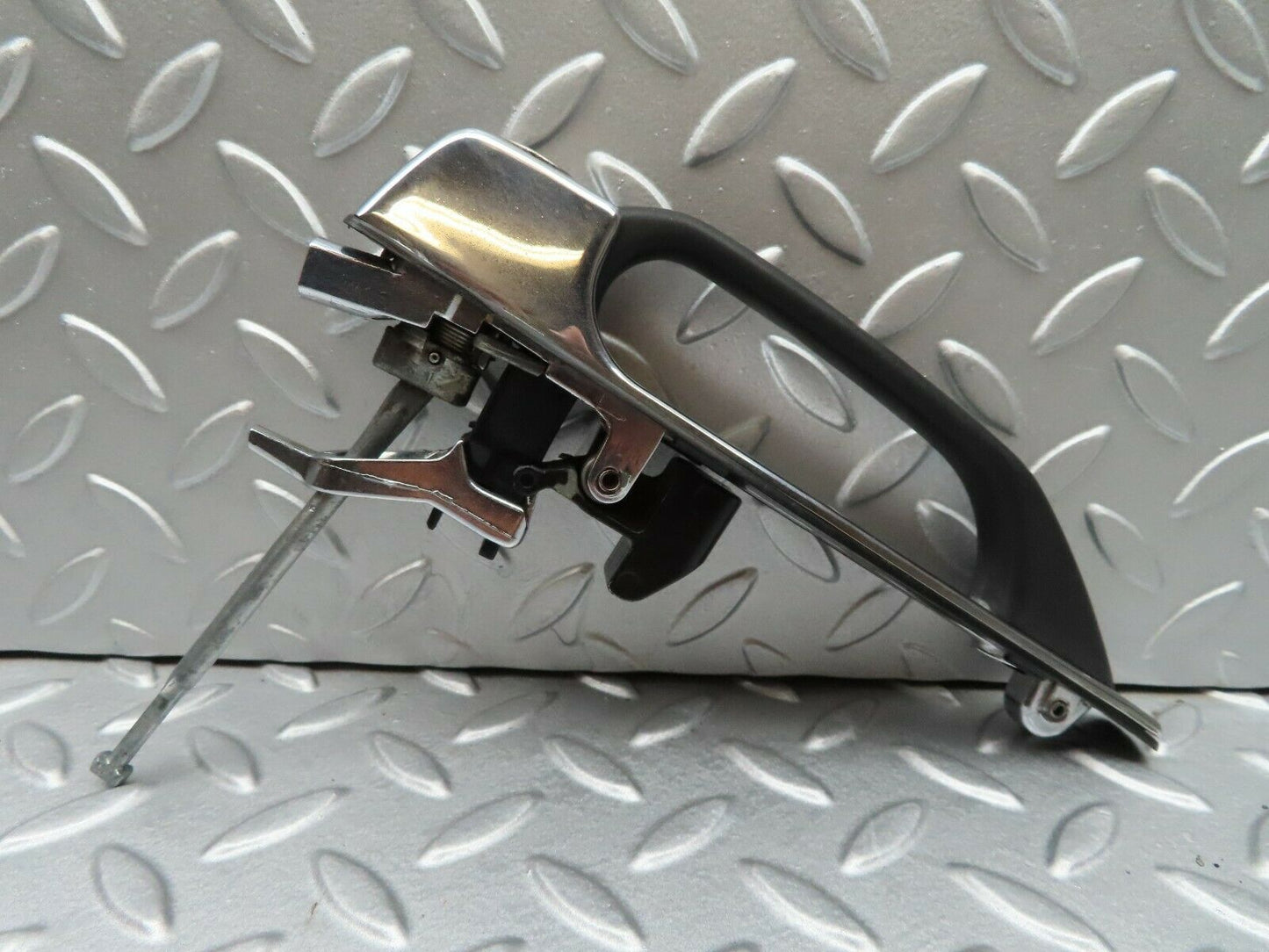 4518 Mercedes-Benz W123 230E Exterior Door Handle Front Left