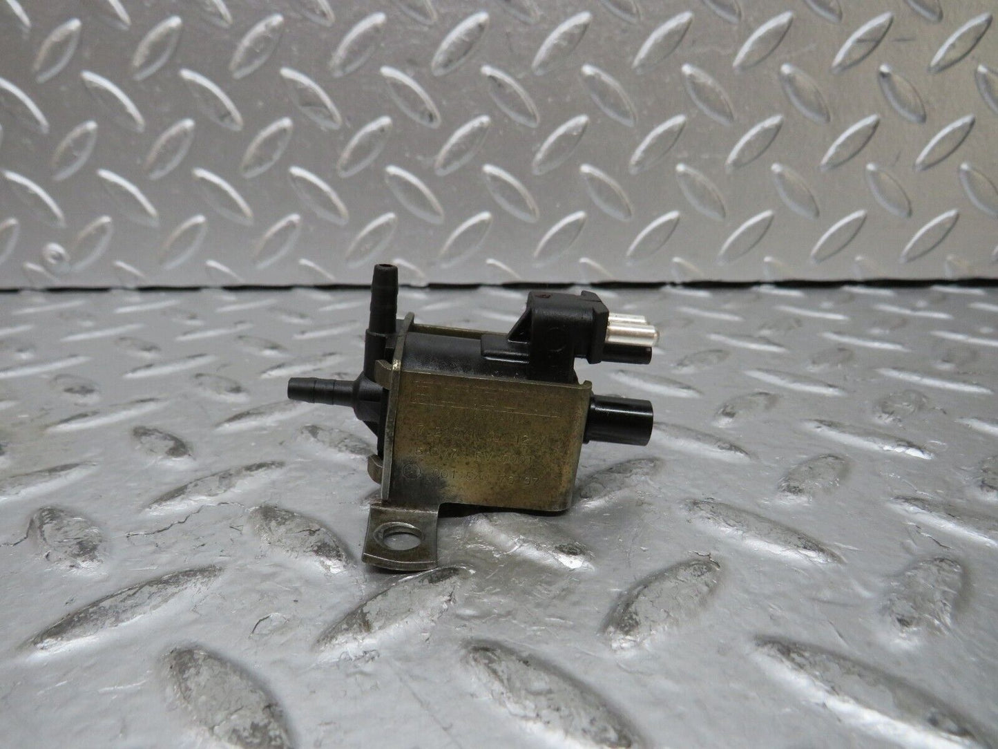 27400 Mercedes-Benz W123 280E Vacuum Control Valve Pierburg 0015407097