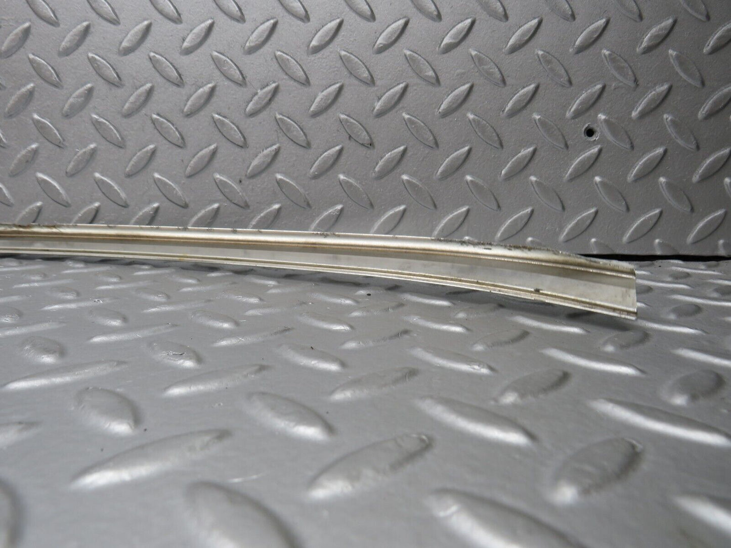 39277 Mercedes-Benz R107 500SL Coupe Front Windscreen Lower Chrome Trim