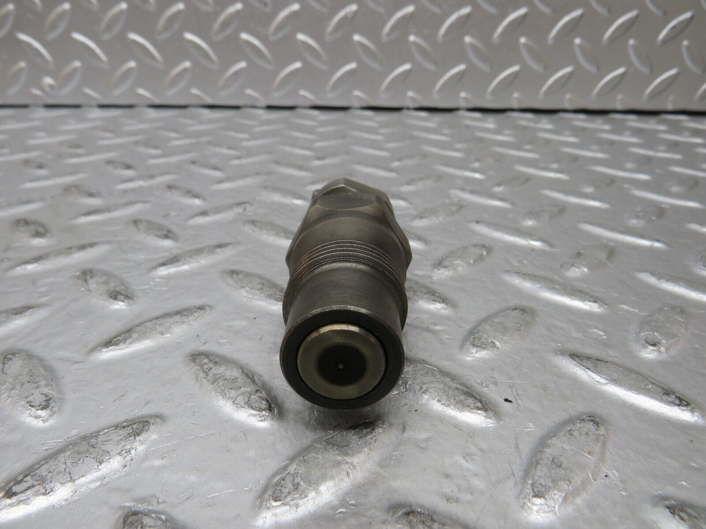 27004 Mercedes-Benz W123 240D Fuel Injector Bosch KCA30S35/4
