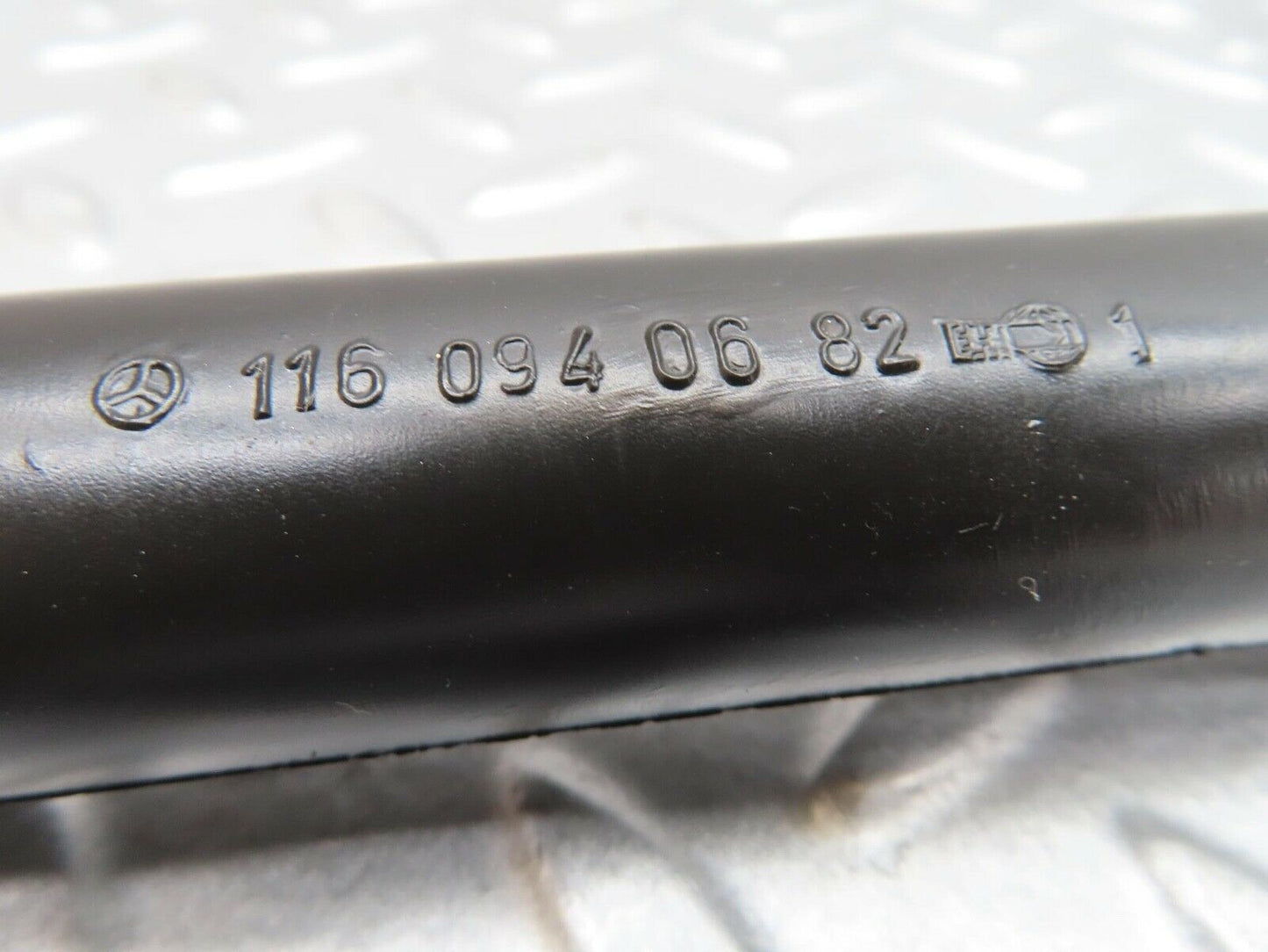 14419 Mercedes-Benz W116 350SE Air Intake Breather Hose 1160940682