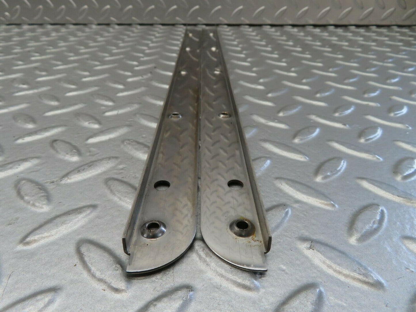 15464 Mercedes-Benz W123 230E Sunroof Chrome Trim Set