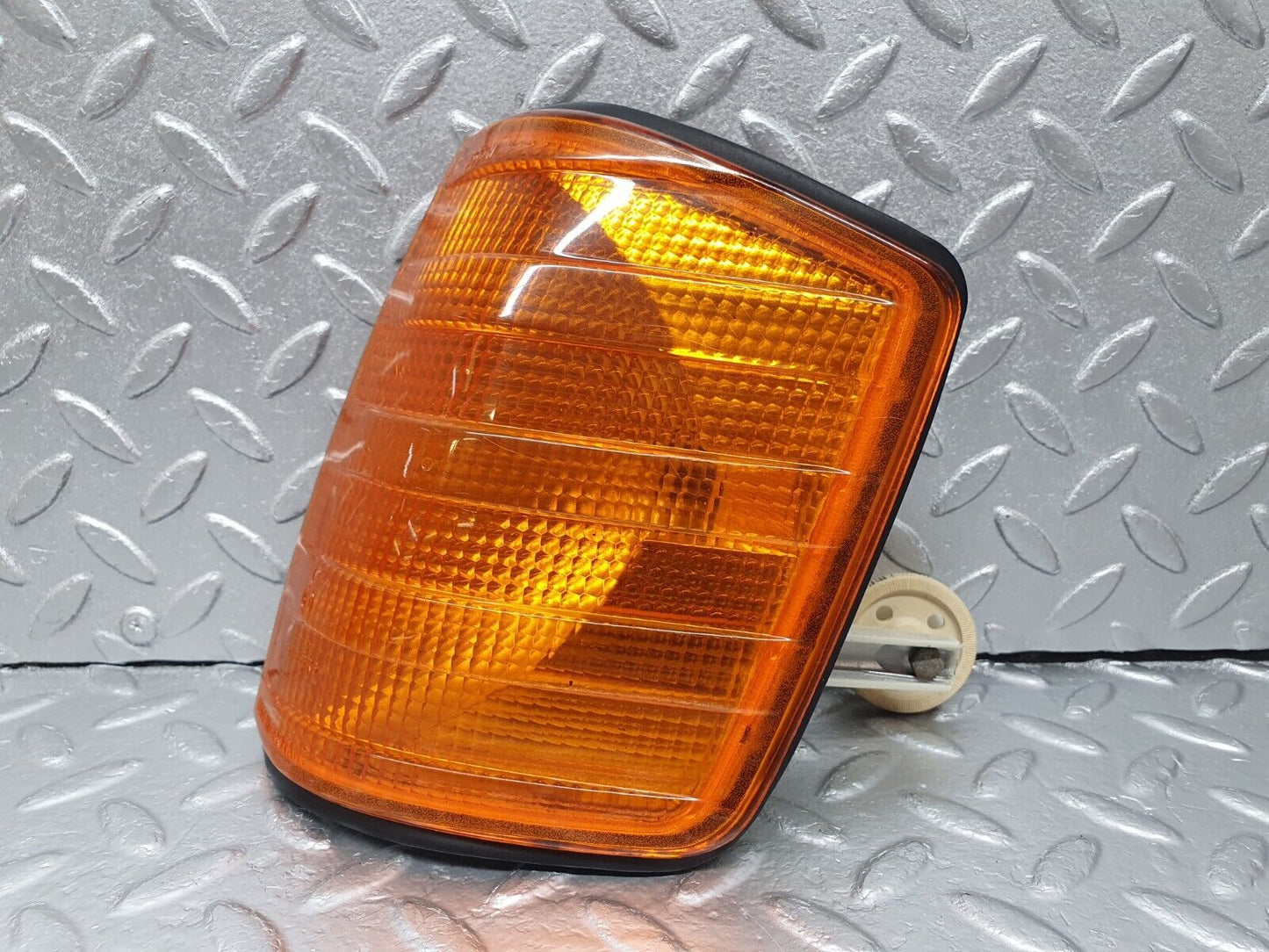 42784 Mercedes-Benz W201 190 2.0L Indicator Light Front Left Bosch 1305232911