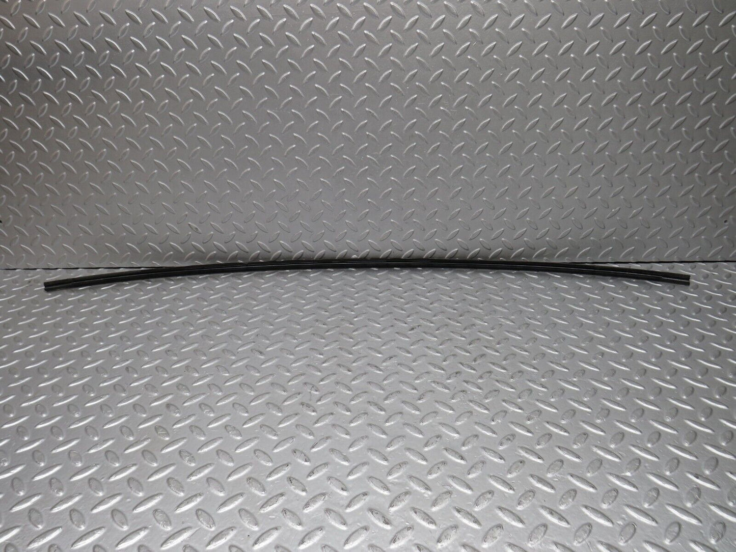 39054 Mercedes-Benz W201 190E Front Windscreen Top Moulding Trim