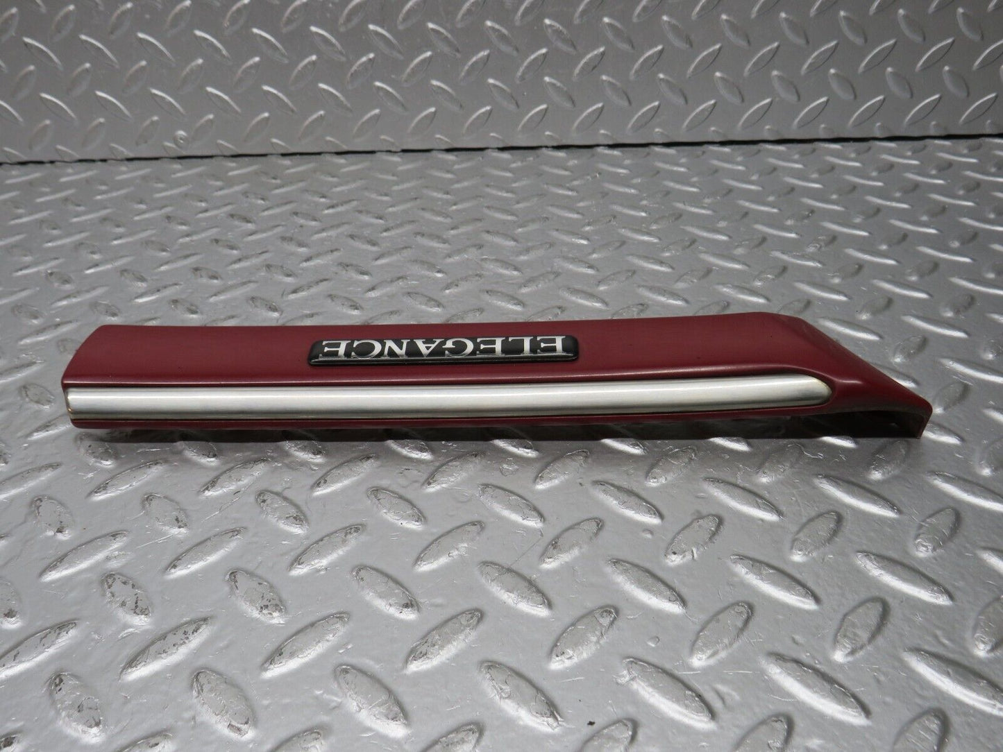 33497 Mercedes-Benz W202 C180 Front Left Fender Wing Centre Moulding 2026902762