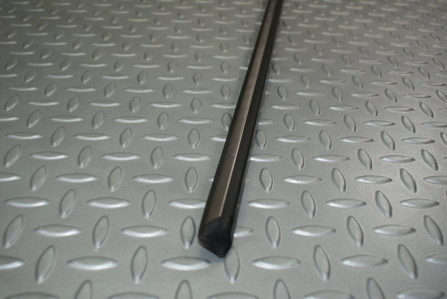 2946 Mercedes-Benz C123 280CE Coupe Left Door Centre Moulding Trim