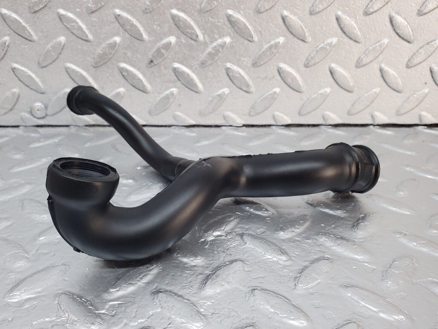 45395 Mercedes-Benz 280E M110.983 Air Intake Pipe 1100944382 1100845382
