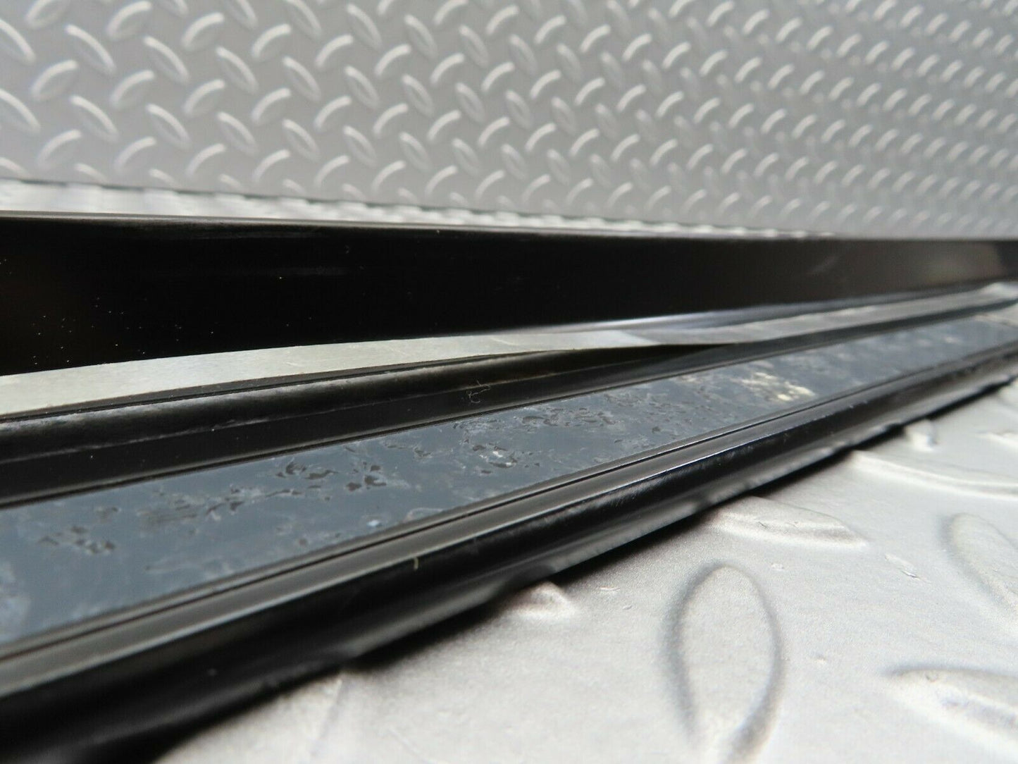 6548 Mercedes-Benz S124 E220 Wagon Front Right Door Sill Trim