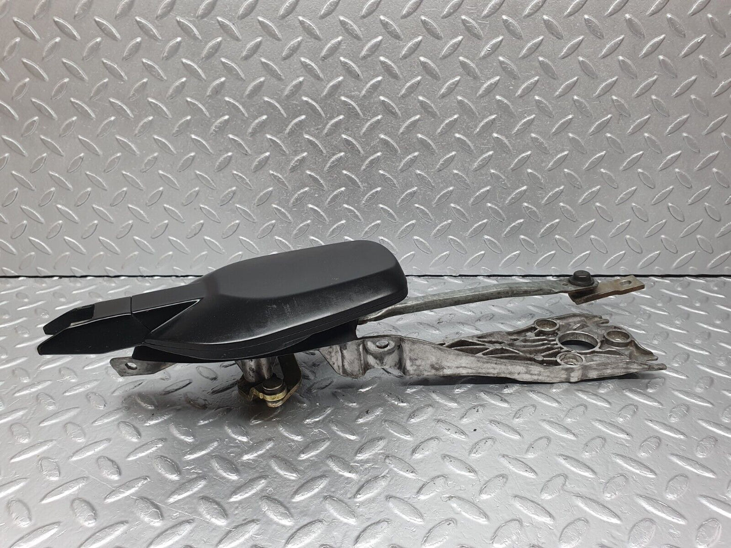 41405 Mercedes-Benz W124 200E Wiper Mechanism Linkage Bosch