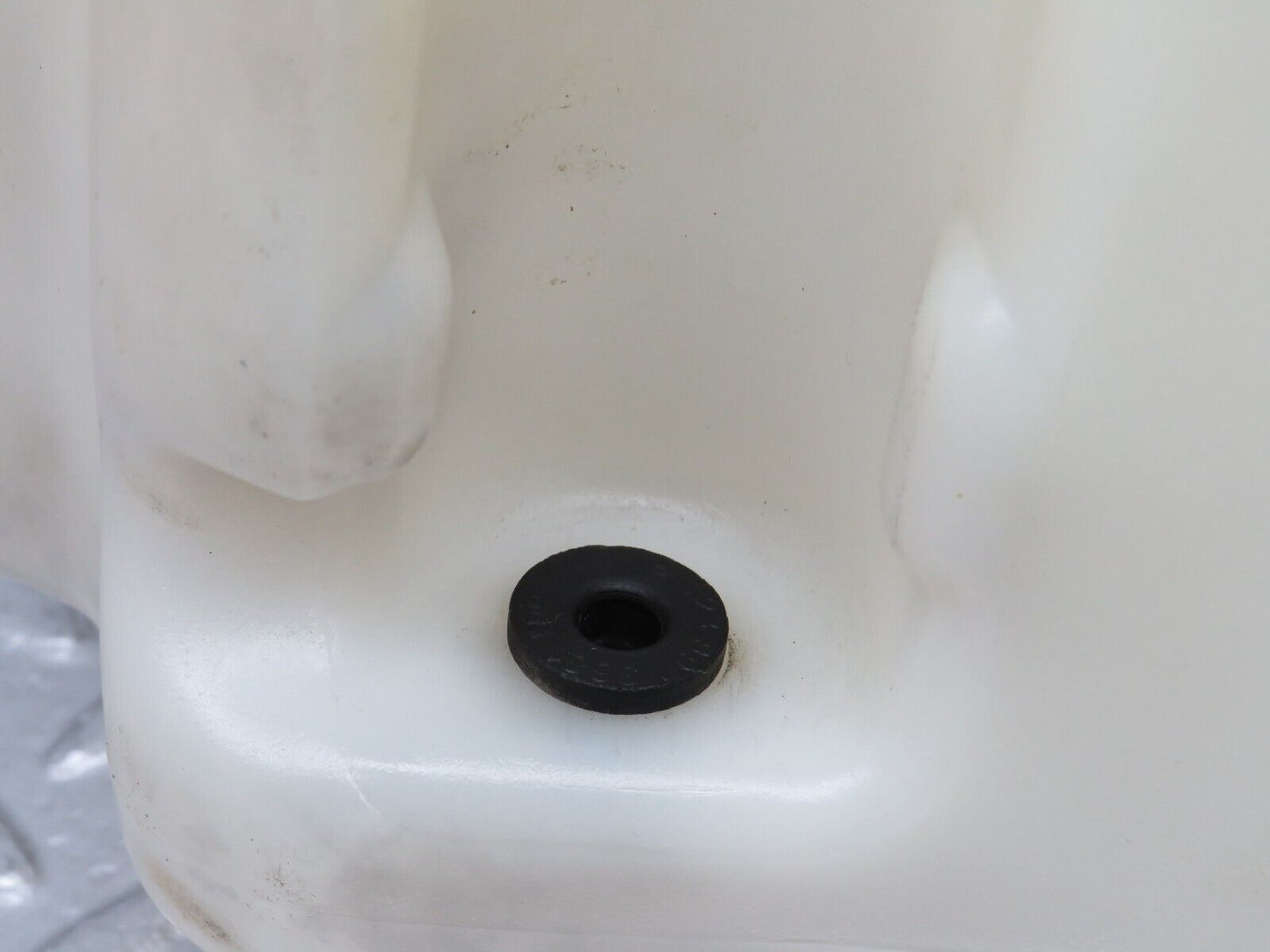 38241 Mercedes-Benz R129 280SL Coupe Windscreen Washer Fluid Reservoir 1298600360 1238690172