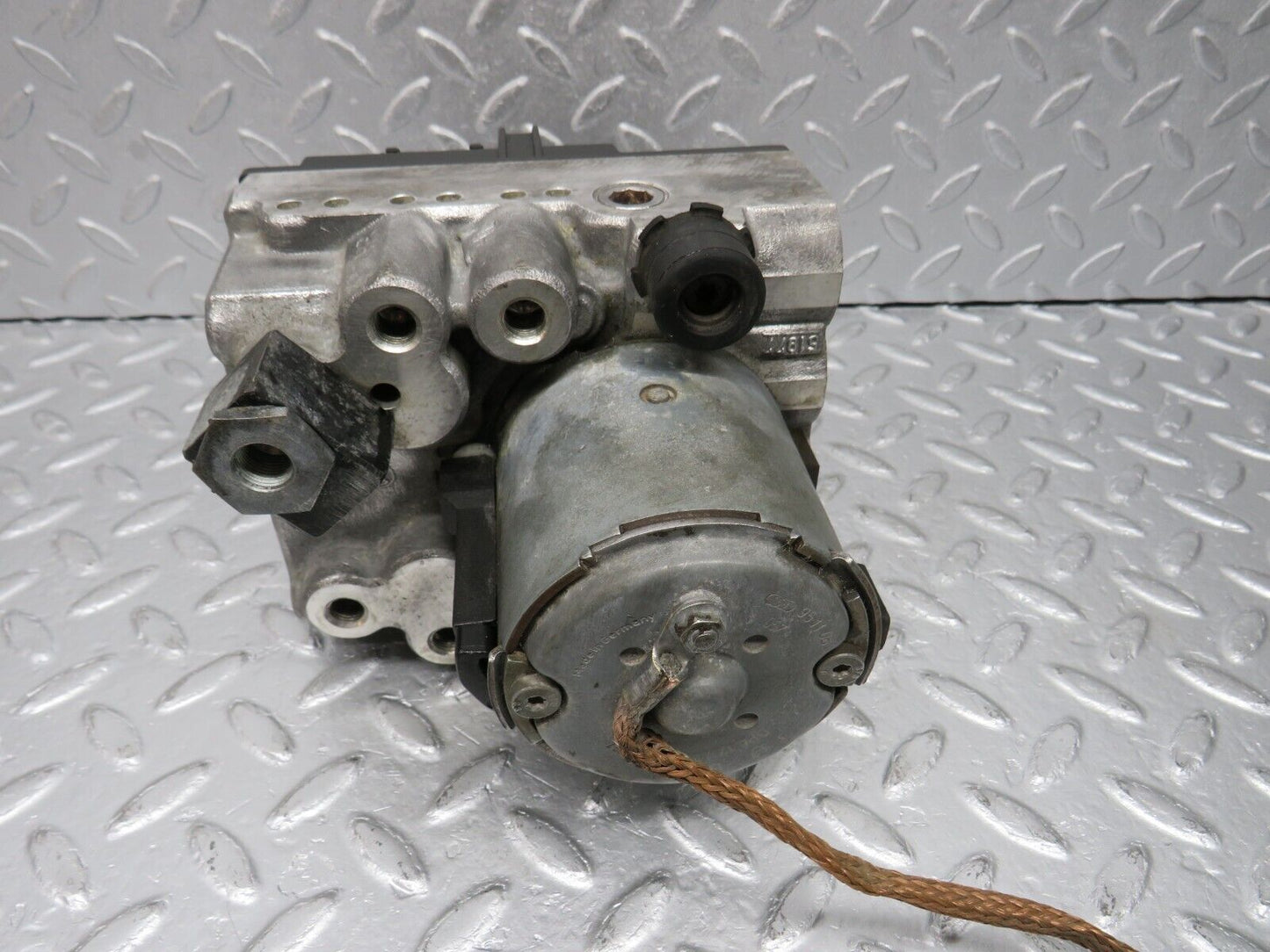 39439 Mercedes-Benz R129 320SL Coupe ABS Brake Pump Bosch 0130108057 0024319712 0265217007