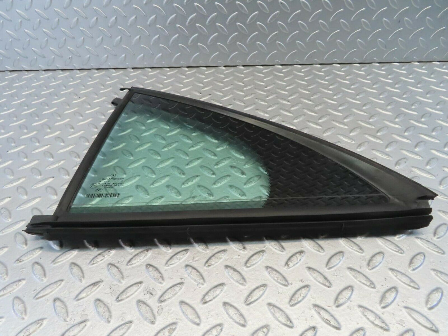 11197 Mercedes-Benz W221 S320 Rear Left Quarter Window Glass 2217350124