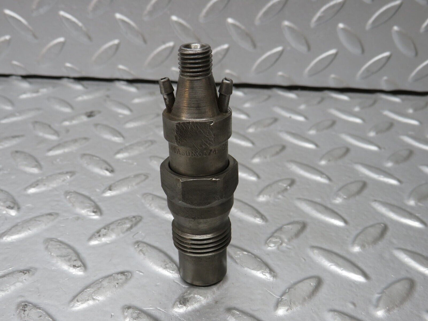 32901 Mercedes-Benz W123 300D Fuel Injector Bosch KCA30S35/4