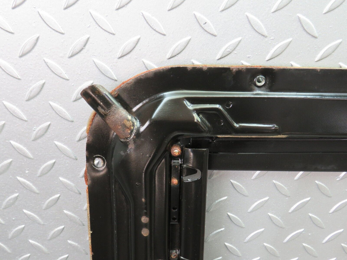 36196 Mercedes-Benz W126 420SE Power Sunroof Frame