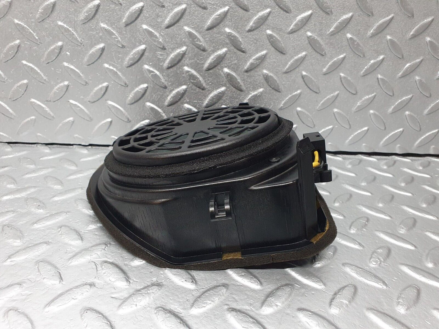 41789 Mercedes-Benz W202 C200 Front Door Loudspeaker Left 2028206902