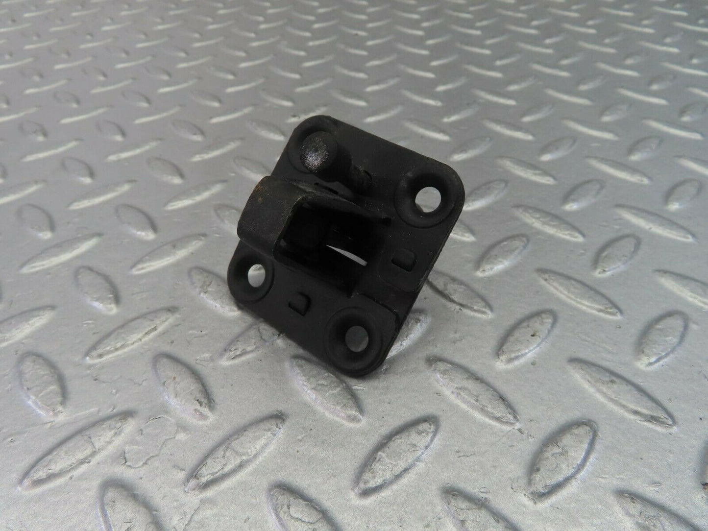 9963 Mercedes-Benz C123 230CE Coupe Bonnet Lock Catch