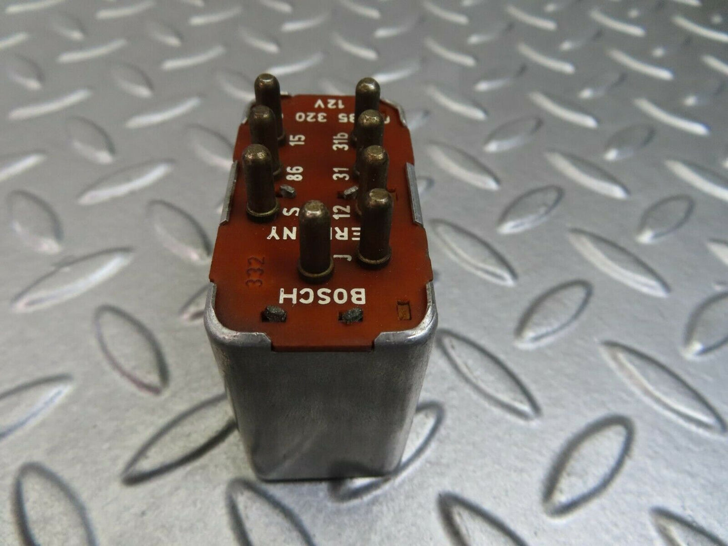 8222 Mercedes-Benz C107 Wiper Control Relay Bosch 0335320010