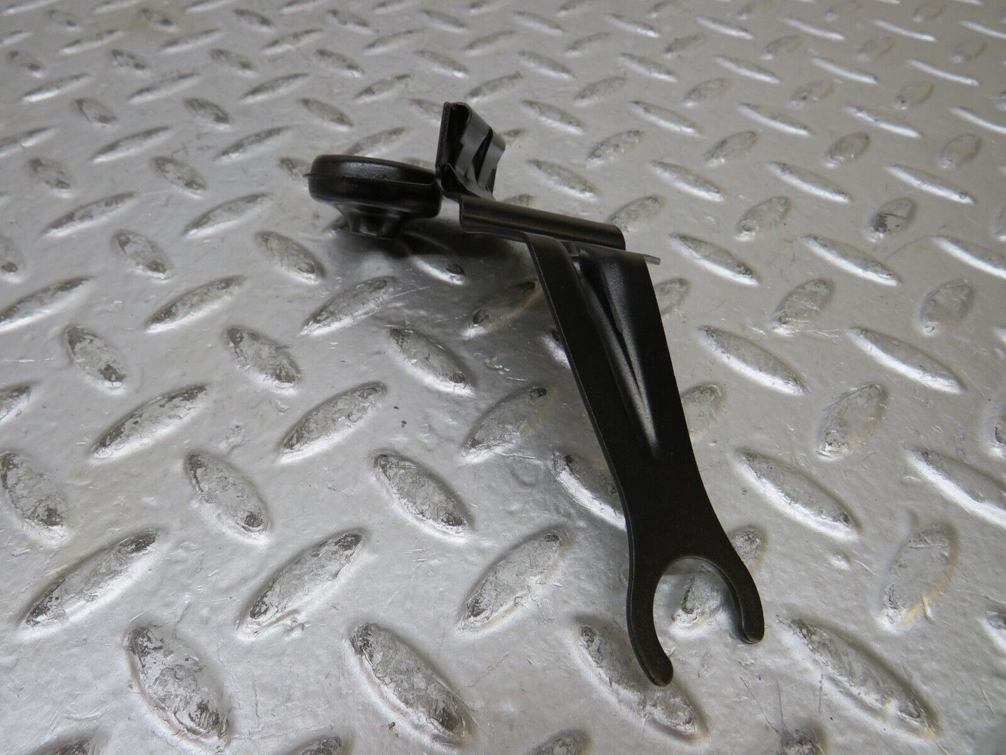 27460 Mercedes-Benz W123 280E Wire Cable Bracket