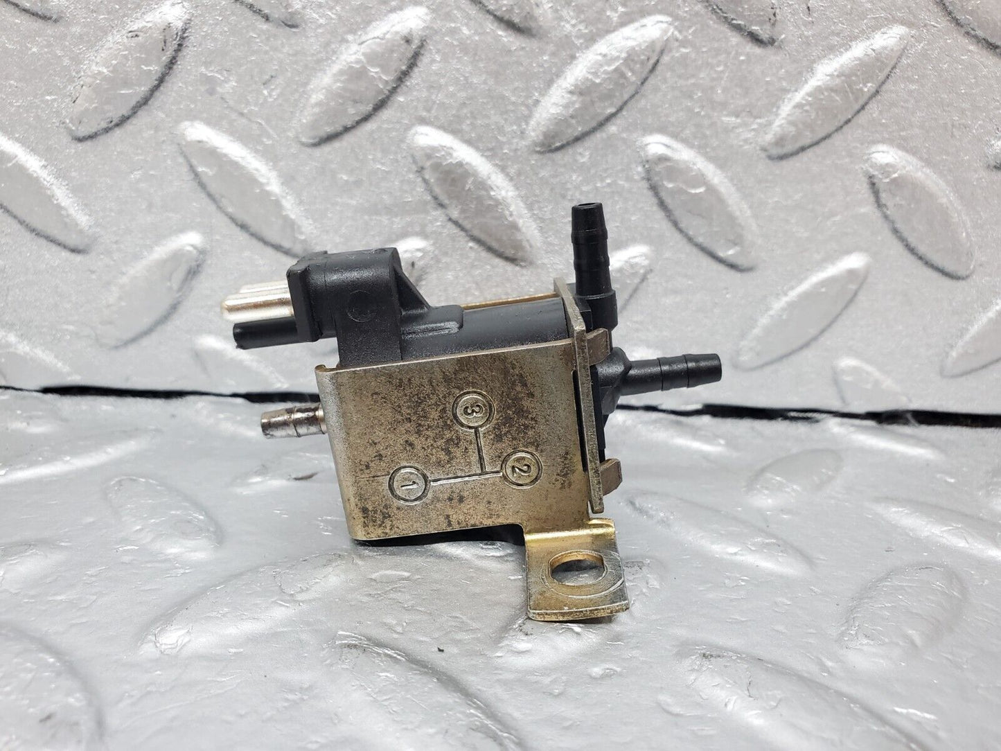 44955 Mercedes-Benz R129 300SL Coupe Vacuum Control Valve Pierburg 0015407097