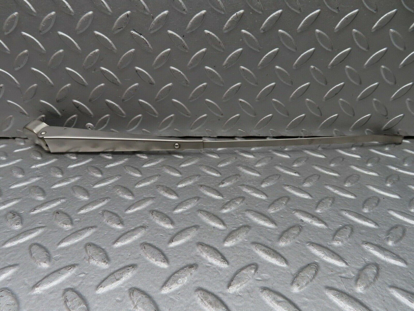 18275 Mercedes-Benz W111 220SE Coupe Wiper Arm Bosch Left Side 3399990553