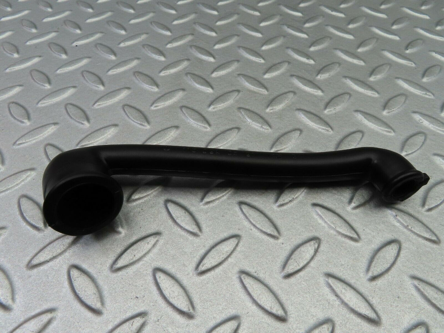 6159 Mercedes-Benz W126 380SE Air Hose For Valve Cover 1160940591