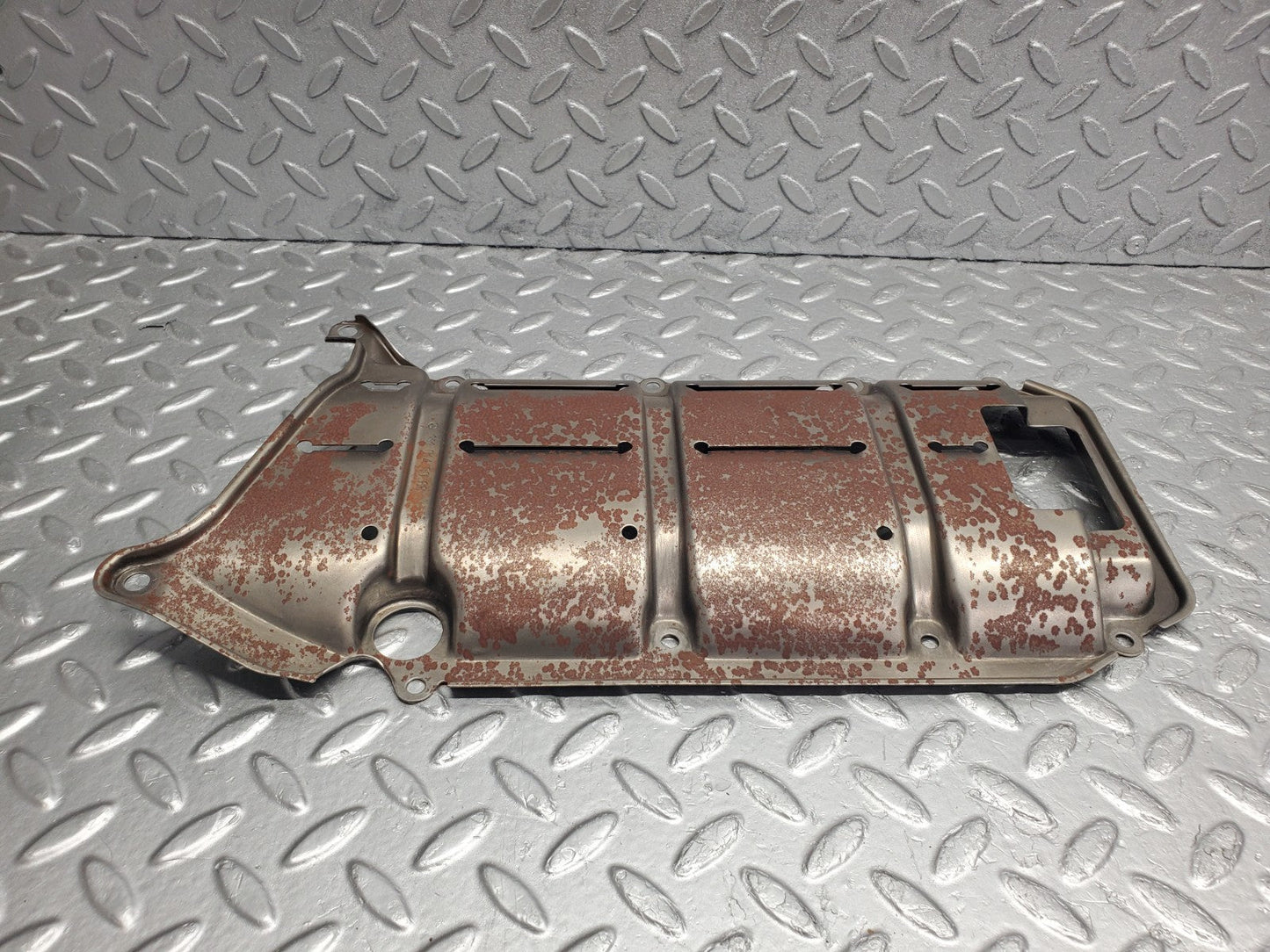 W124 Wagon baffle plate used OEM