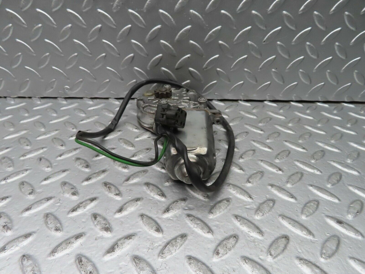 21441 Mercedes-Benz W126 300SE Rear Left Window Regulator Motor 0130821037