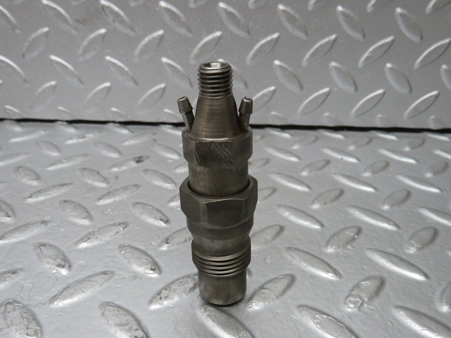 32902 Mercedes-Benz W123 300D Fuel Injector Bosch KCA30S35/4
