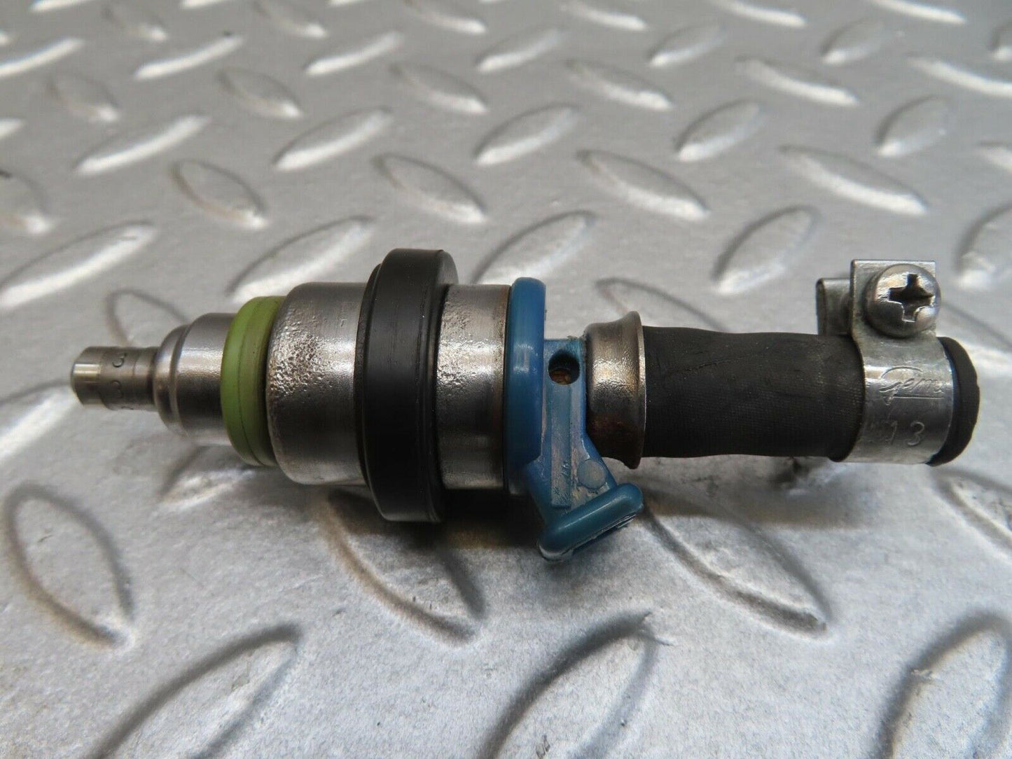 13749 Mercedes-Benz R107 450SL  Fuel Injector Bosch 0280150036