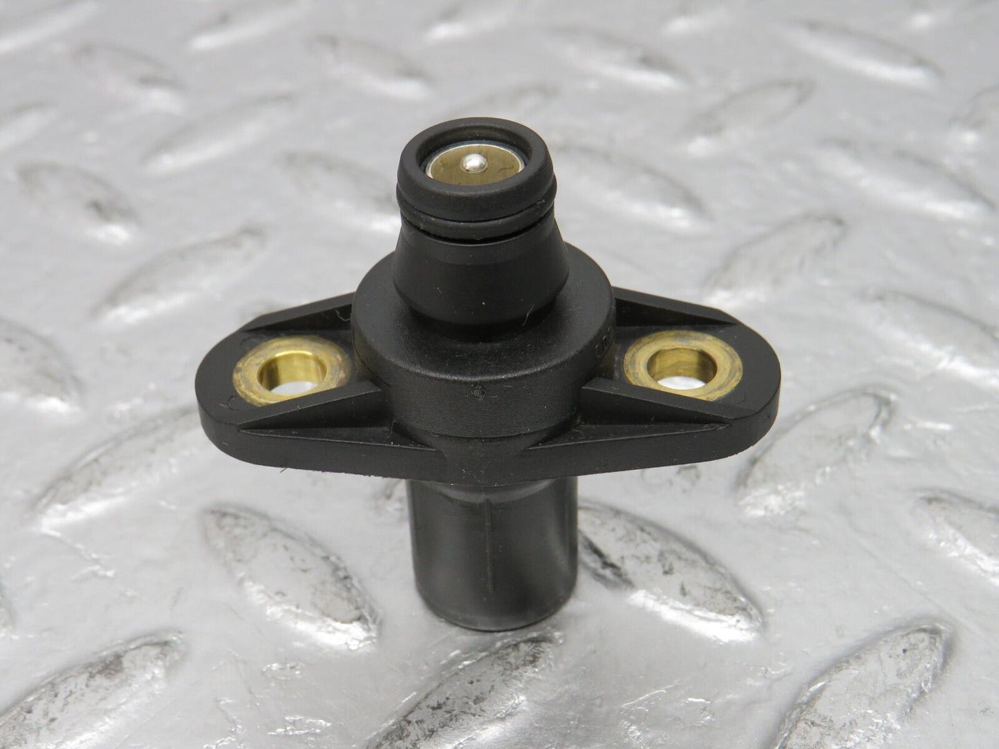 31464 Mercedes-Benz S124 220TE Wagon Camshaft Position Sensor 0021539528