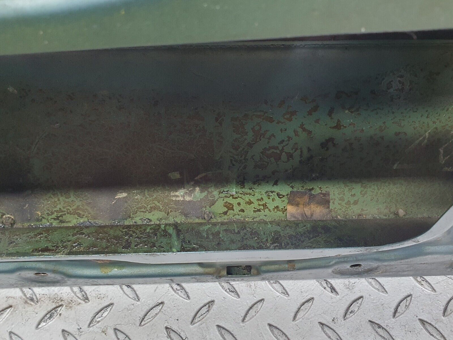 44056 Mercedes-Benz C123 230CE Coupe Left Door