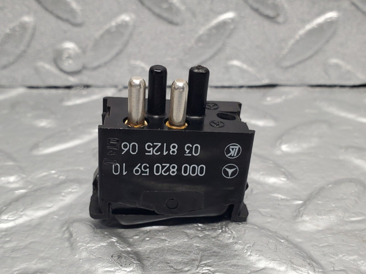 44052092