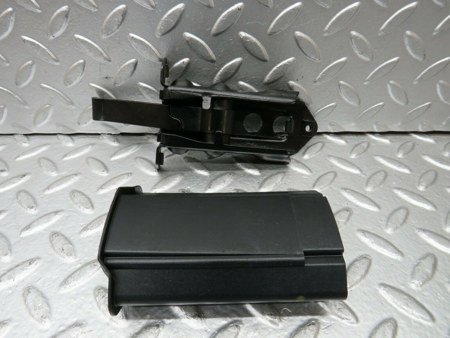 24189 Mercedes-Benz S124 220TE Wagon Door Safety Check Strap