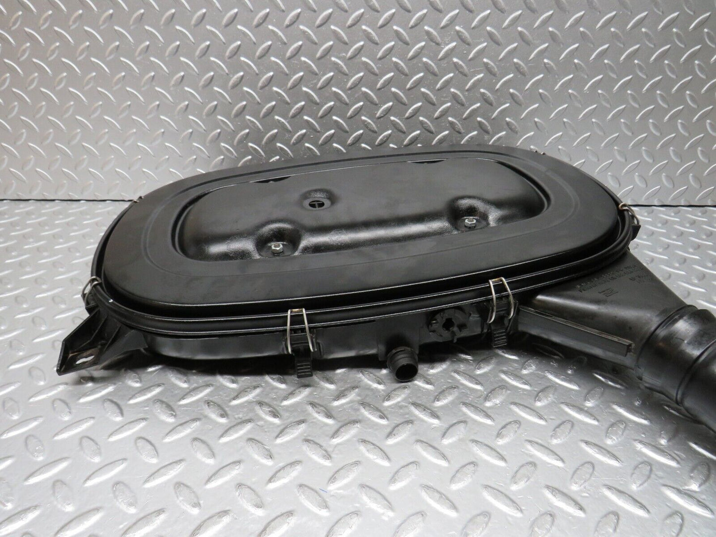 30362 Mercedes-Benz W124 230E Air Filter Box Housing 0150948802 1020941687